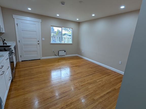 2nd image of 420 Beach Ave #A