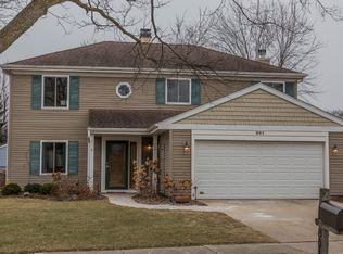 801 W Beechtree Ln, Bartlett, IL