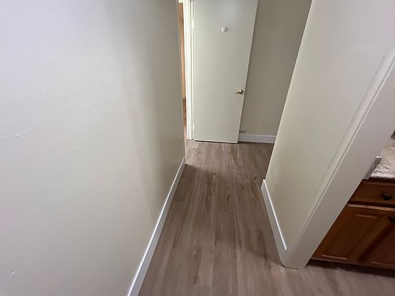 5th image of 1420 O St #1B-1Ba-566Sqft