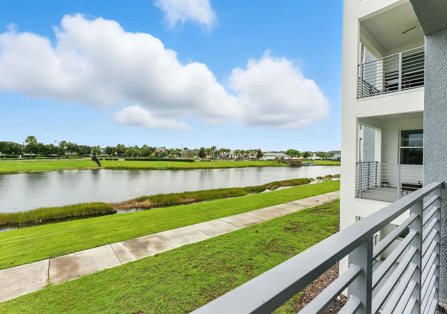 Beautiful Lakeview Retreat Near Disney — Photo 2
