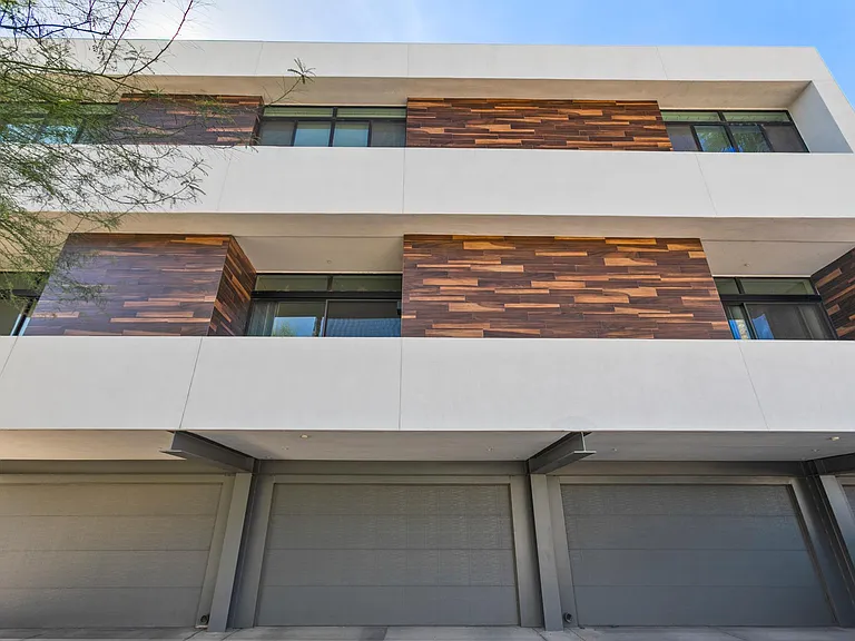 7301 E Minnezona Ave #1007 — Photo 3