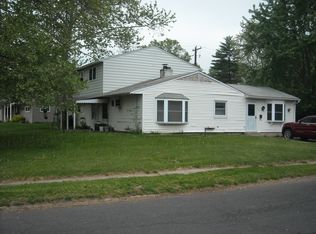 267 Blue Ridge Dr, Levittown, PA 19057