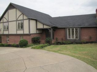 1215 College Dr, Madisonville, KY 42431