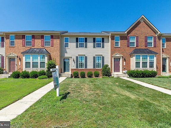 3rd image of 119 Wheatfield Dr
