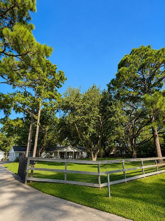2611 Avenue J - Property Image