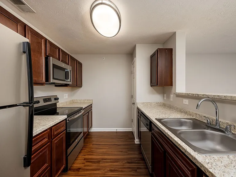 Mansion Row - Where Historic Charm Meets Modern Convenience! — Photo 18
