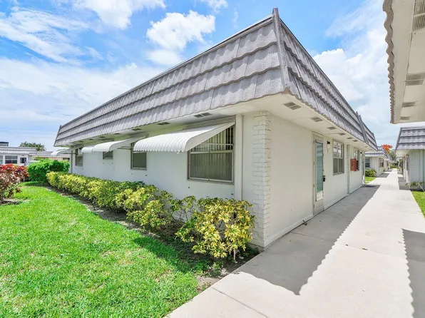 9 Valencia Trl, Delray Beach, FL 33446