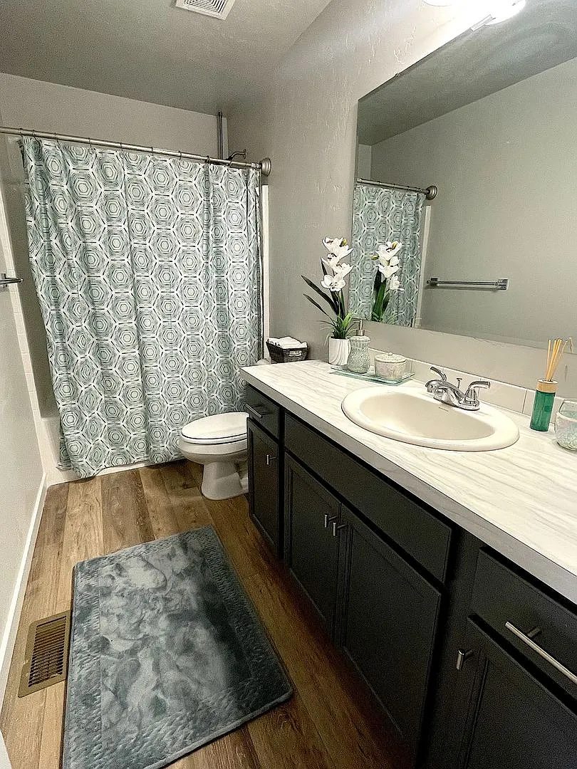 **Newer 4-Bedroom Home + Office in a Prime Commuter Location — Photo 4