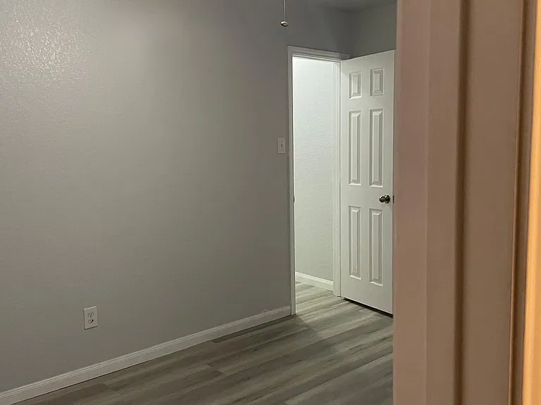 8127 Redbud Point Ln — Photo 16