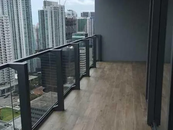 68 SE 6th St, Miami, FL