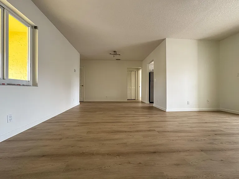 1110 Bel Air Dr #B — Photo 17