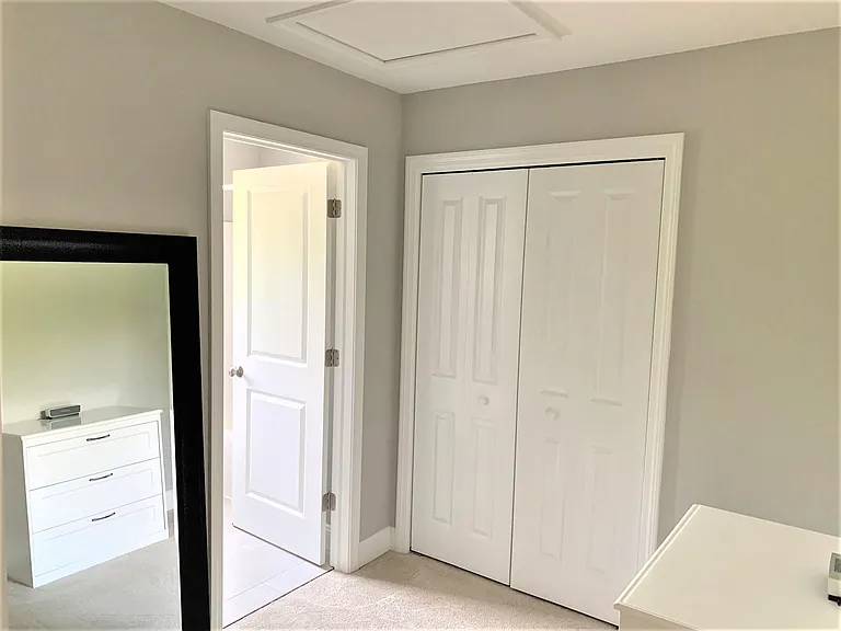 380 King St #11 — Photo 10
