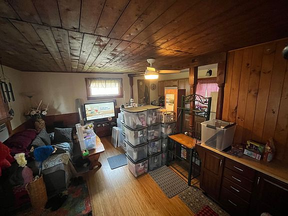 3rd image of 82 Winter St #3