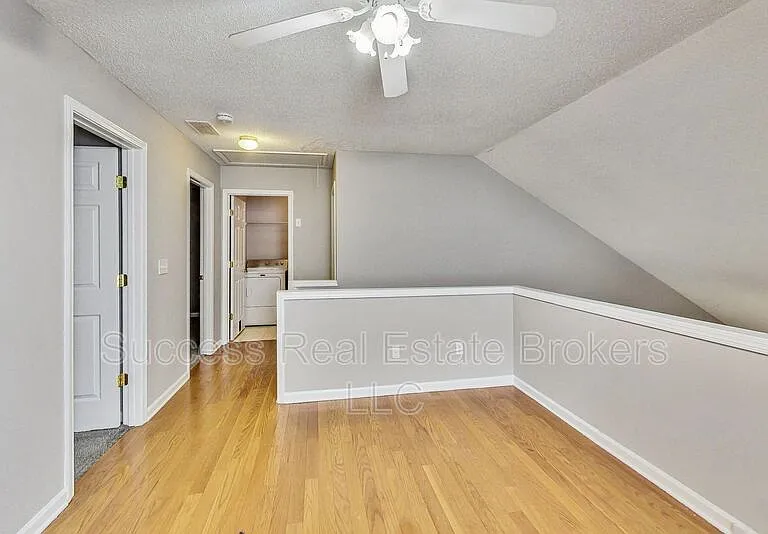 1645 Heyford Cir NW — Photo 33