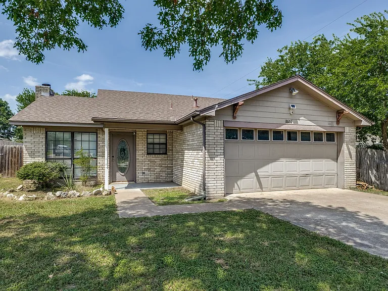 8602 Skyview — Photo 3