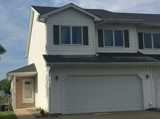 297 Wintergreen Dr, Chatham, IL 62629