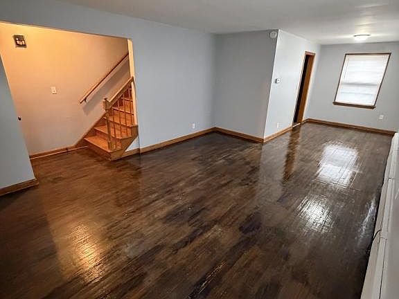 2nd image of 360 Shields Rd #360