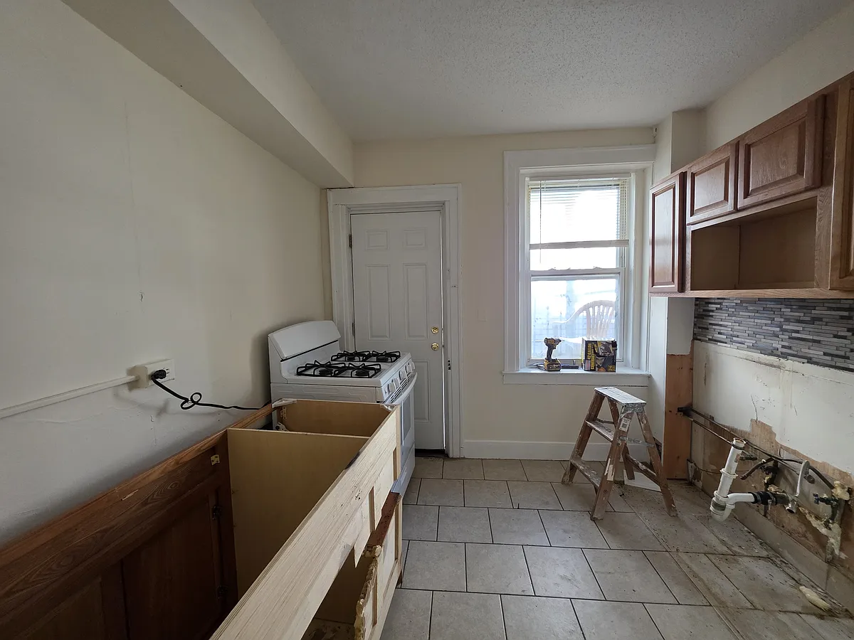 Building Photo - 295 Norton St #8B