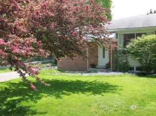 (Undisclosed Address), Aurora, ON L4G 2B4