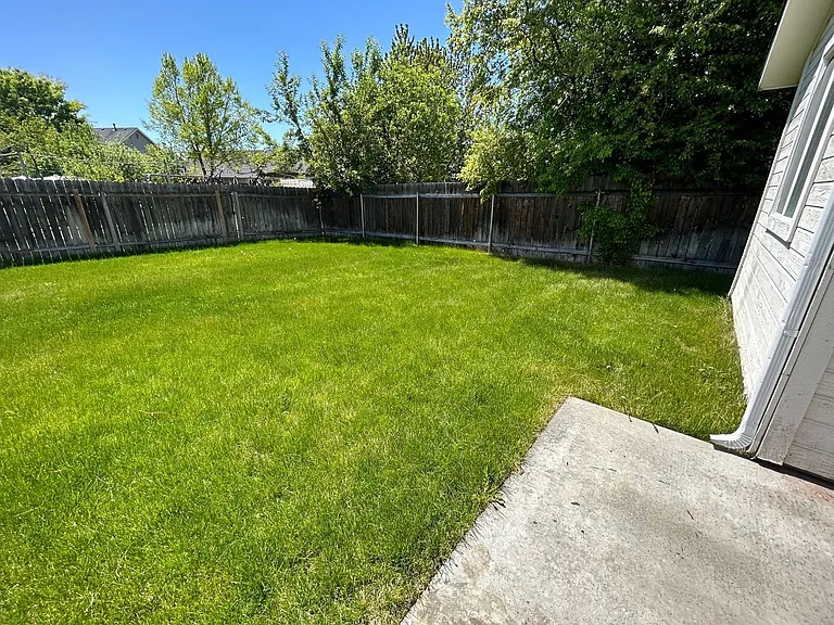 641 Heritage Park — Photo 23