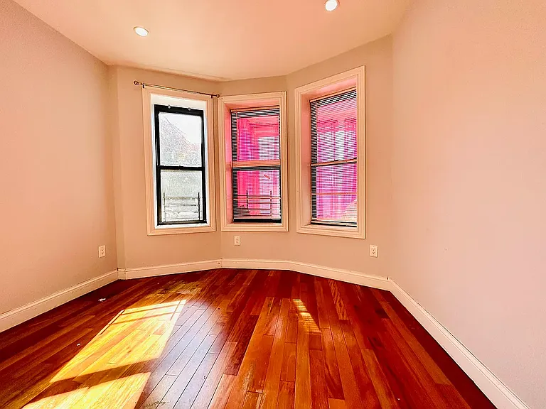 65 Glen St #1A — Photo 3