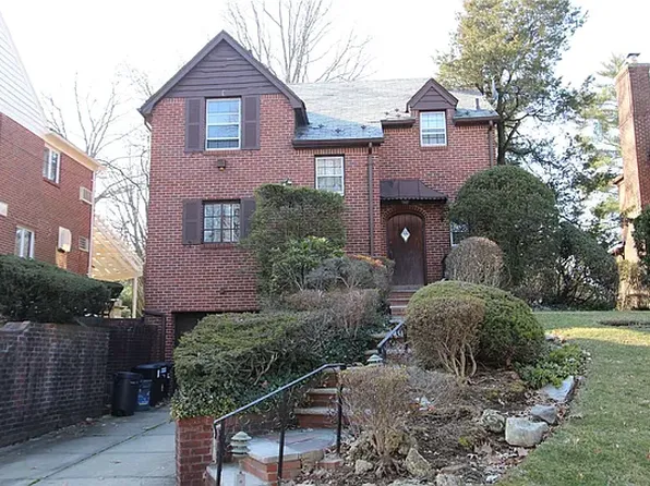 18011 Tudor Rd, Jamaica, NY 11432