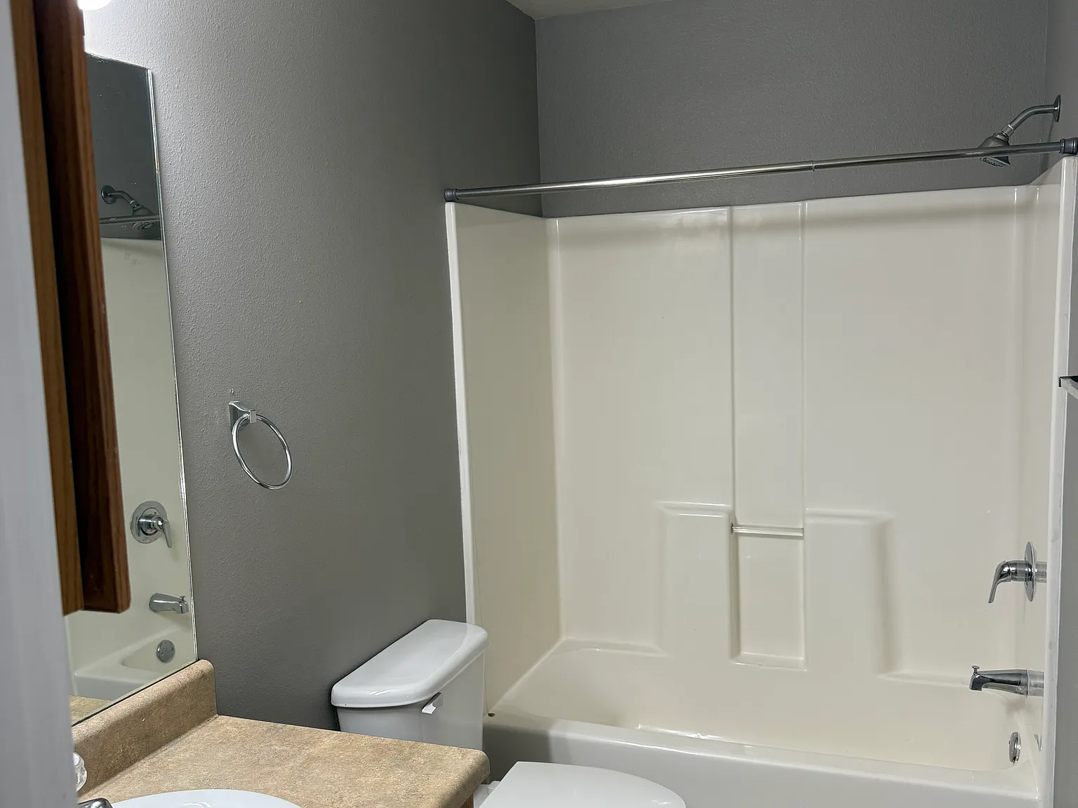 4 bed, 2347 sqft, $1,800 — Photo 4