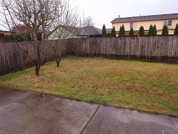 5th image of 15801 NE 47th St