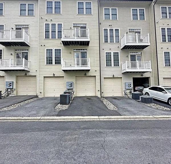 9520 Hyde Pl — Photo 23