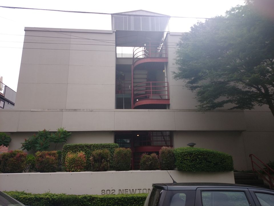 2nd image of 802 Newton St APT 201
