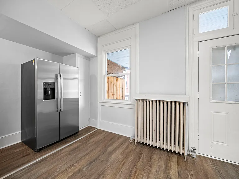64 W Winter St #4 — Photo 8