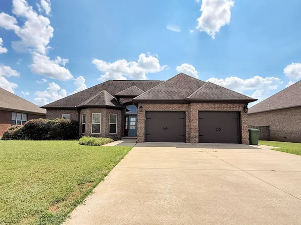 113 Cottonwood Dr, Muscle Shoals, AL 35661