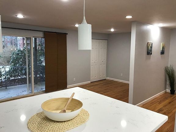 5th image of 40 Fountain Ln APT 8