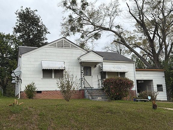 3rd image of 213 Oakland Dr