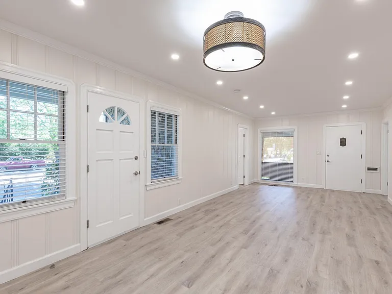 1032 Pueblo Ave — Photo 8