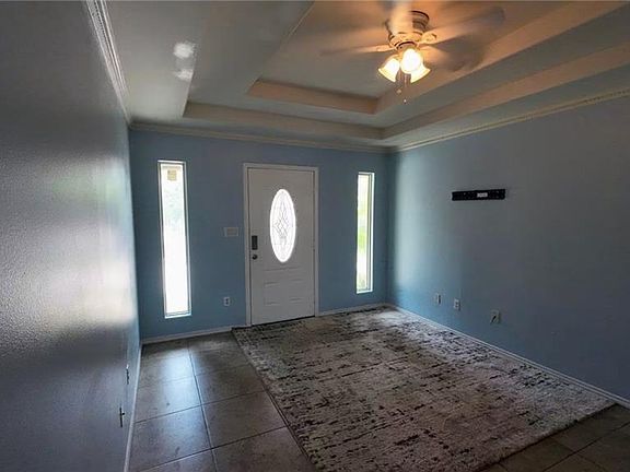 3rd image of 3048 Lucille Ave