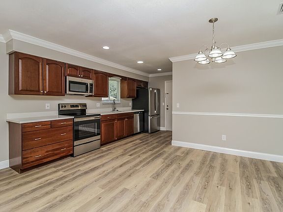 5th image of 517 Sean Ct