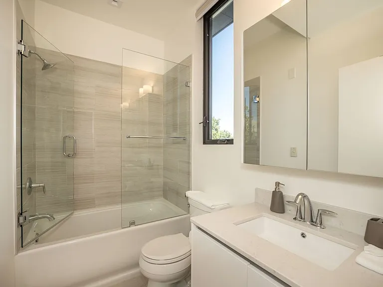 1285 El Camino Real — Photo 15