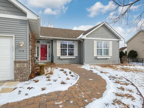 2238 Coldwater Xing, Mayer, MN 55360