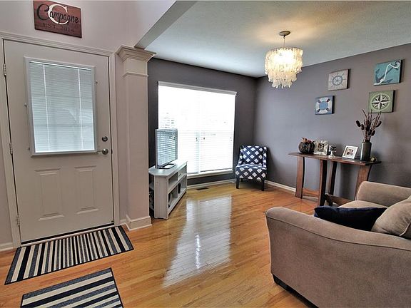 5th image of 2346 Crockett Cir