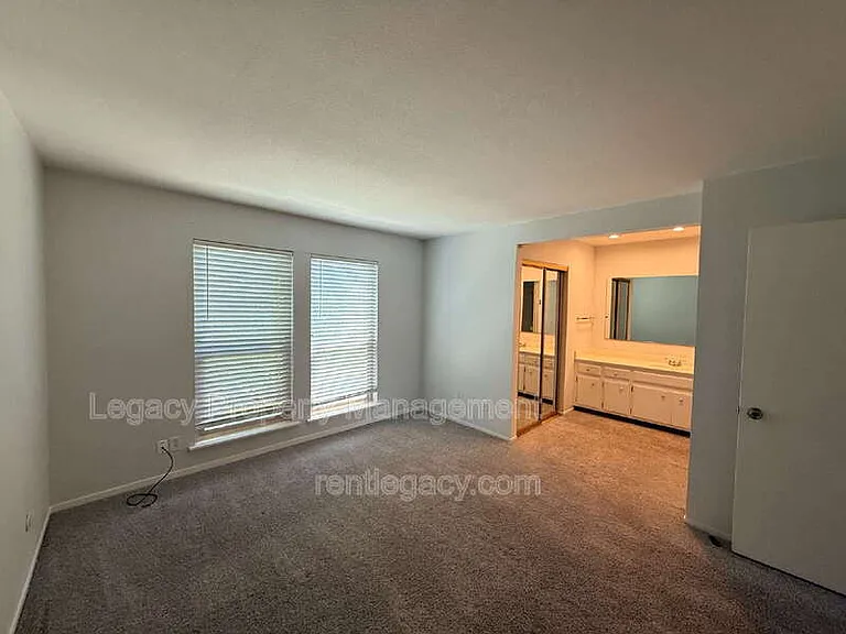 339 Bridge Pl — Photo 7