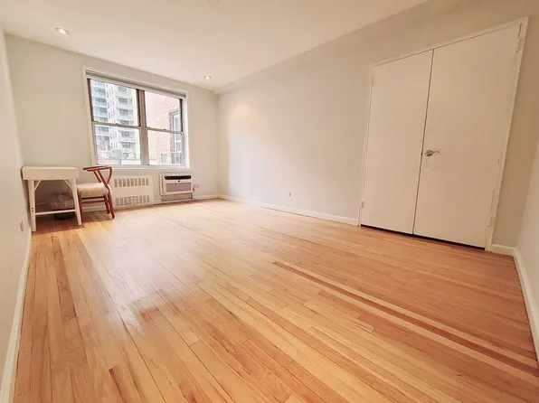 302 East 88th Street image 6 of 9