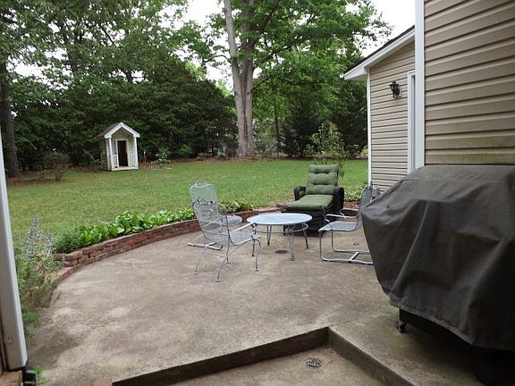 5th image of 105 Rumford Ct