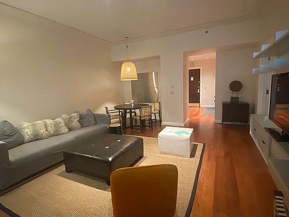 3rd image of 55 Wall St APT 826
