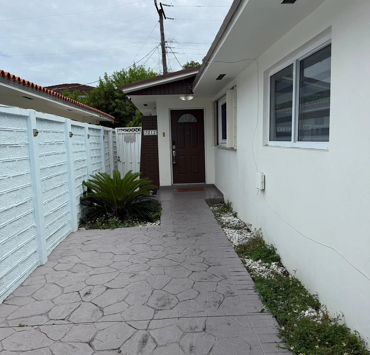 3 bed, 1200 sqft, $3,400 — Photo 1