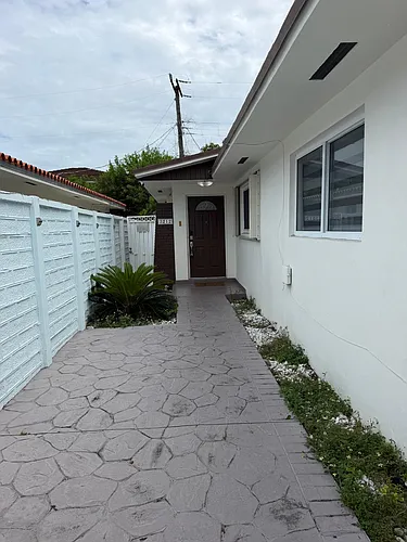 3212 SW 24th Ter Photo 1