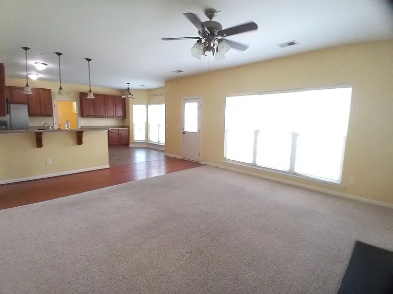 565 Batty Way — Photo 12