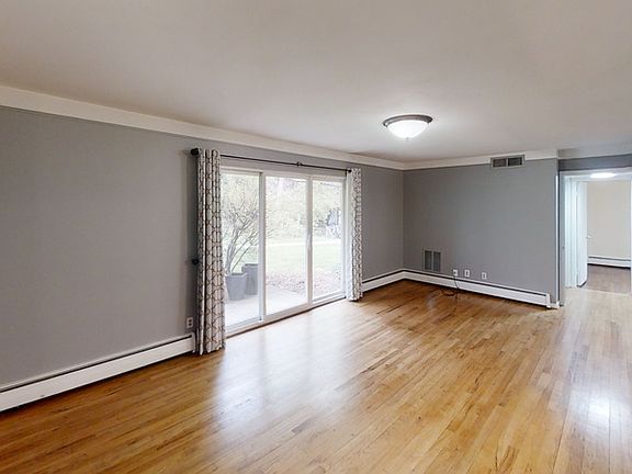 3rd image of 1253 Island Dr APT 103