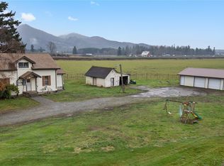 18764 Hickox Rd, Mount Vernon, WA 98273