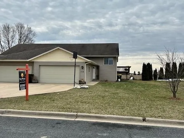 1716 Bates St, Sauk City, WI 53583